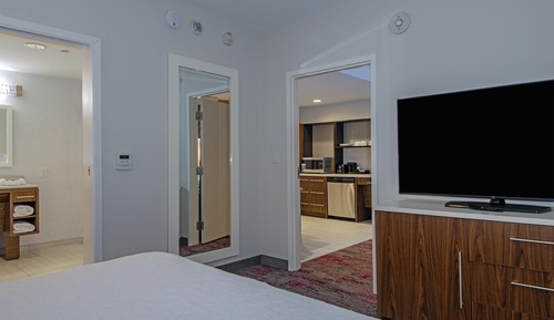 Suite, Accessible, Bathtub