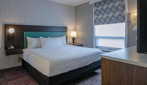Suite, 1 King Bed with Sofa bed, Non Smoking