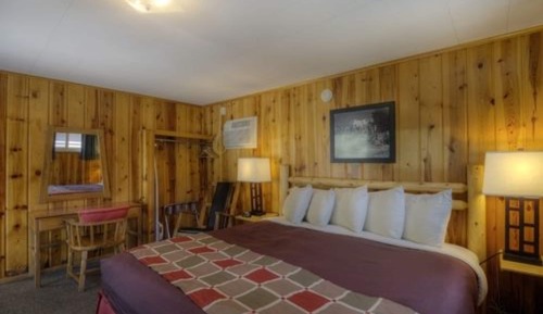 #25 King Bed Cabin