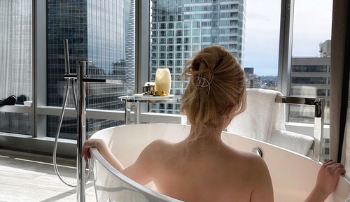 Executive One Bedroom Suite (King + Balcony + Bath)