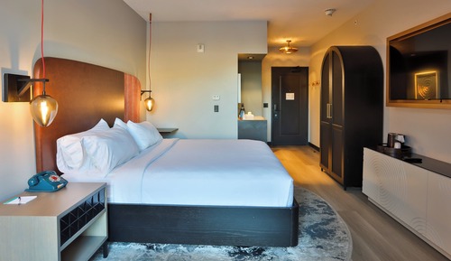 Standard Room, 1 King Bed