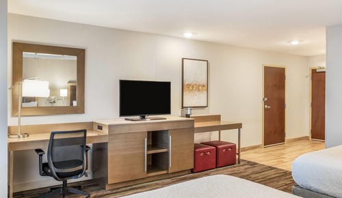 Room, 2 Queen Beds, Accessible, Non Smoking (Mobility/hearing, Roll-in Shower)