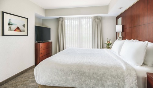Suite, 1 Bedroom (Mobility/Hearing Access, Transf Shwr)