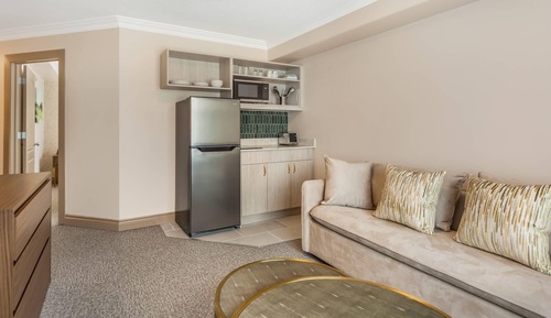 Suite, 1 King Bed, Non Smoking
