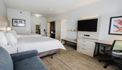 Suite, 2 Queen Beds, Accessible (Communications, Mobil, Roll-In Shower)