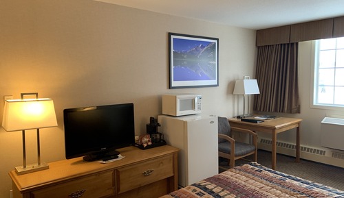 Basic Single Room, 1 Queen Bed
