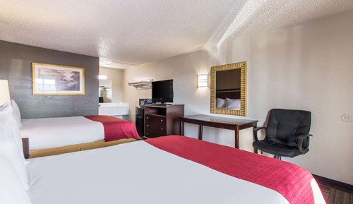 Standard Room, 2 Queen Beds, Non Smoking