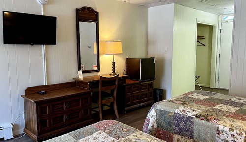 Double Beds: Annex