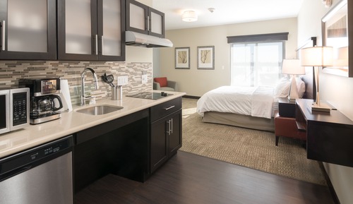 Studio Suite, 1 Queen Bed, Accessible, Kitchen (Mobility, Roll-In Shower)