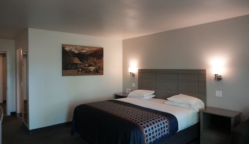 Premium Studio Suite, 1 King Bed, Refrigerator & Microwave, Golf View (not pet friendly)