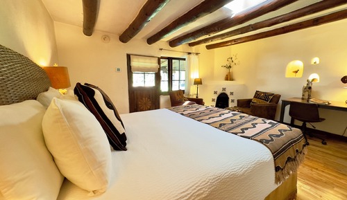 Room, 1 Queen Bed (Pet Friendly)