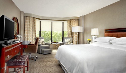 Deluxe Room, 1 King Bed