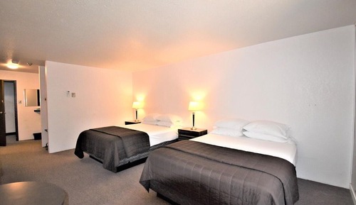 Standard Room, 2 Queen Beds (Pet Friendly)