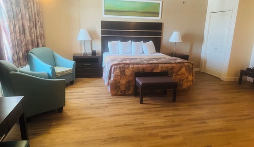 Standard Room, 1 King Bed