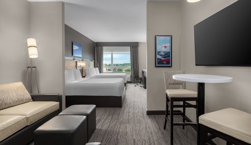 Suite, 2 Queen Beds (Additional Living Area)