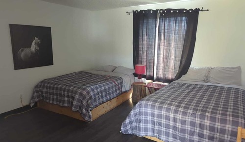 Room, Hill View