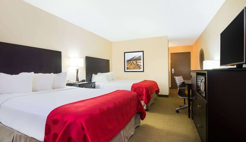 Standard Room, 2 Queen Beds, Non Smoking, Balcony (Atrium View)