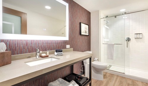 Suite, 1 King Bed, Non Smoking