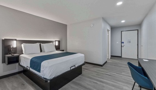 Standard Room, 1 Queen Bed, Non Smoking