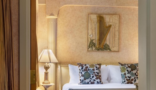 Suite, 1 King Bed (Whirlpool)