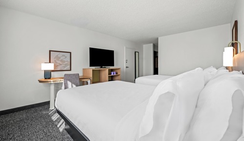 Room, 2 Queen Beds, Accessible (Roll-In Shower)