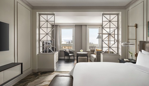 Junior Suite, 1 King Bed, Lake View