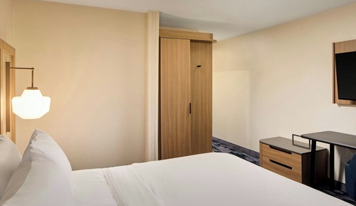 Room, 1 King Bed, Hearing Accessible (Roll-in Shower & Transfer Shower)