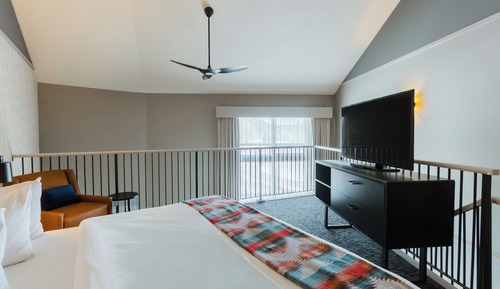 Superior King Loft Suite (No Pets, Spa Not Included)