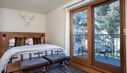 Signature Room, 1 Queen Bed, Balcony