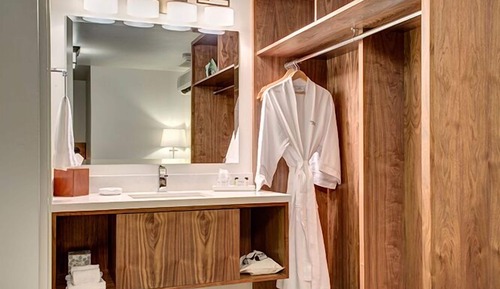 Standard Room, 1 Queen Bed