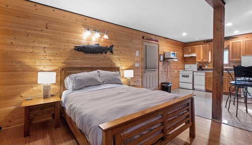 Stellar Suite  C - Adult Only. No Pets.