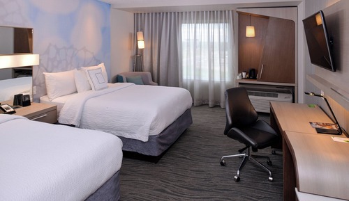 Room, 2 Queen Beds, Hearing Accessible (Accessible Bathtub)