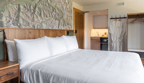 Superior Studio Suite, 1 King Bed, Mountain View