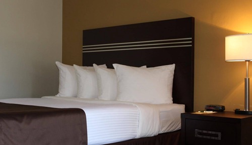 Standard Room, 1 Queen Bed