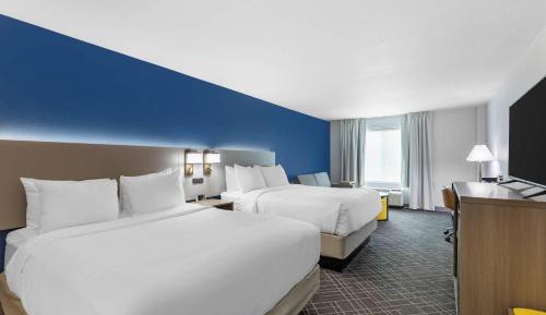 Queen Room with Two Queen Beds - Non-Smoking