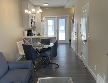 Two-Bedroom Apartment with Mountain View