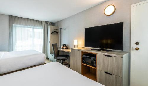 Queen Room with Two Queen Beds - Ground Floor