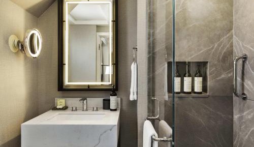 One-Bedroom Suite 1 King