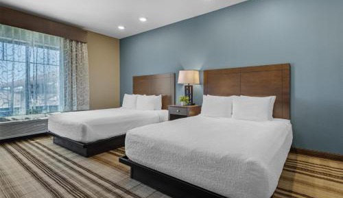 Queen Room with Two Queen Beds and Bath Tub - Disability Access/Non-Smoking 