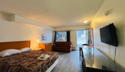 Standard Queen Room