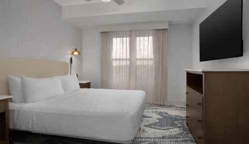One-Bedroom King Suite - Non-Smoking