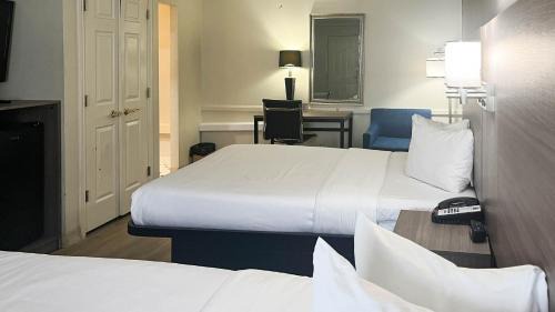 2 Queen Beds | Non-Smoking