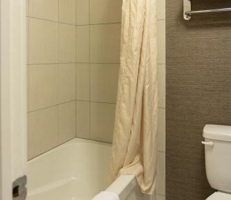 Superior King Suite With Jetted Tub