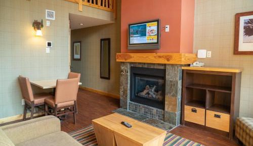 Premium One Bedroom Loft Suite