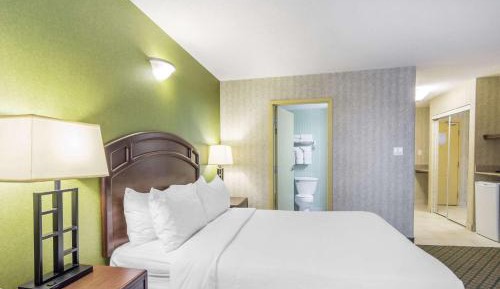 Queen Room