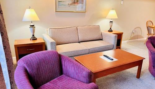 Highlands | 1 King Bed Condo | Mountain View