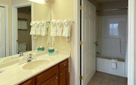 One-Bedroom King Suite