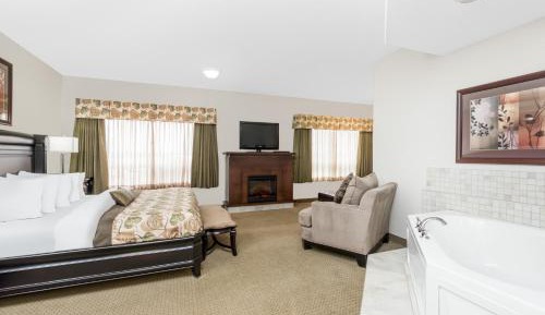Suite with Hot Tub