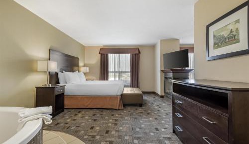 King Suite with Spa Bath and Fireplace