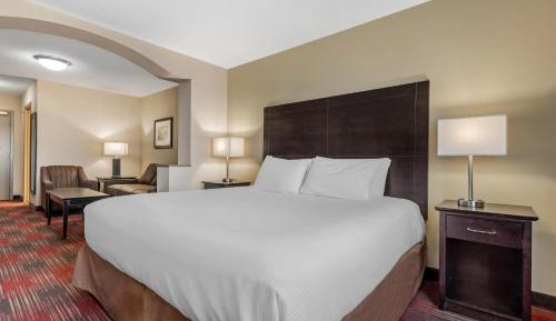 Two-Bedroom Suite with One King Beds, Two Single Beds and Sofa Bed